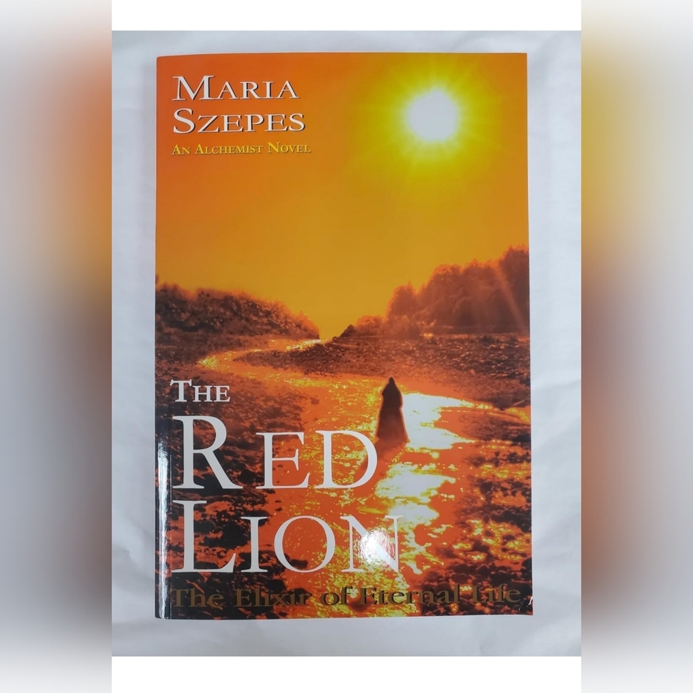 The Red Lion by Maria Szepes - Orange Cover Paperback